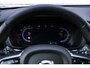 Volvo XC60 2.0 T8 Plug-in hybrid AWD Plus Black Edition | Adaptieve Cruise Control | Panoramadak | Trekhaak | Harman Kardon Audio | Stoel-/Stuurverwarming | 360° Parkeercamera | Dodehoek Detectie |
