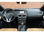 Volvo V40 Cross Country T3 Luxury | Trekhaak | Panoramadak | Extra getint glas | Dealeronderhouden | Elektrische stoelen met geheugenfunctie | Parkeerverwarming met timer | Verwarmde achterbank | Full led koplampen | All-season banden | Volvo Guard Alarm