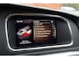 Volvo V40 Cross Country T3 Luxury | Trekhaak | Panoramadak | Extra getint glas | Dealeronderhouden | Elektrische stoelen met geheugenfunctie | Parkeerverwarming met timer | Verwarmde achterbank | Full led koplampen | All-season banden | Volvo Guard Alarm