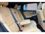 Volvo V40 Cross Country T3 Luxury | Trekhaak | Panoramadak | Extra getint glas | Dealeronderhouden | Elektrische stoelen met geheugenfunctie | Parkeerverwarming met timer | Verwarmde achterbank | Full led koplampen | All-season banden | Volvo Guard Alarm
