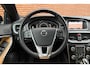 Volvo V40 Cross Country T3 Luxury | Trekhaak | Panoramadak | Extra getint glas | Dealeronderhouden | Elektrische stoelen met geheugenfunctie | Parkeerverwarming met timer | Verwarmde achterbank | Full led koplampen | All-season banden | Volvo Guard Alarm