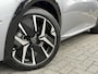 Peugeot 208 GT 1.2 Hybrid 145PK e-DCS6 Automaat Navigatie, Camera Voor & Achter, Keyless, Stoelverwarming, Parkeersensoren