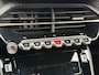 Peugeot 208 GT 1.2 Hybrid 145PK e-DCS6 Automaat Navigatie, Camera Voor & Achter, Keyless, Stoelverwarming, Parkeersensoren