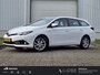 Toyota Auris Touring Sports 1.8 Hybrid Aspiration / Achteruitrijcamera / Trekhaak / All Season Banden / Navigatie / Lichtmetalen Velgen / Cruise Control / Climate Control /