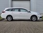 Toyota Auris Touring Sports 1.8 Hybrid Aspiration / Achteruitrijcamera / Trekhaak / All Season Banden / Navigatie / Lichtmetalen Velgen / Cruise Control / Climate Control /