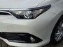 Toyota Auris Touring Sports 1.8 Hybrid Aspiration / Achteruitrijcamera / Trekhaak / All Season Banden / Navigatie / Lichtmetalen Velgen / Cruise Control / Climate Control /