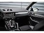 Porsche Cayenne Coupé 3.0 E-Hybrid 462pk Platinum Edition Techart | Krijt | Pano | 22'' Wielen | Trekhaak | Massage | Stoelventilatie | Bose | Head-Up | Luchtvering |