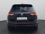 Volkswagen Tiguan 1.5TSI/150PK R-Line Black Style DSG Navigatie · Apple Carplay/Android Auto · Camera + Parkeersensoren · Garantie t/m 17-02-2026 of 80000km.
