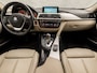 BMW 3-Serie Touring 318i High Executive Automaat (GROOT NAVI, CLIMATE, LEDER, STOELVERWARMING, SPORTSTOELEN, GETINT GLAS, CRUISE, LED KOPLAMPEN, NIEUWSTAAT)