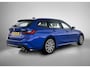 BMW 3-Serie Touring 330e Business Edition Plus | AUTOMAAT | PANORAMADAK | HEAD-UP | CAMERA | ELEKTRISCHE STOELEN MET GEHEUGEN | ELEKTRISCHE KOFFERKLEP | LEDEREN BEKLEDING | STOELVERWARMING |