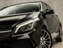 Mercedes-Benz A-klasse 180 AMG Sport Automaat (APPLE CARPLAY, GROOT NAVI, CAMERA, LEDER, STOELVERWARMING, SPORTSTOELEN, GETINT GLAS, KEYLESS START, NIEUWE APK, NIEUWSTAAT)