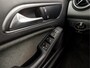 Mercedes-Benz A-klasse 180 AMG Sport Automaat (APPLE CARPLAY, GROOT NAVI, CAMERA, LEDER, STOELVERWARMING, SPORTSTOELEN, GETINT GLAS, KEYLESS START, NIEUWE APK, NIEUWSTAAT)