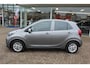 Kia Picanto 1.0-67pk DPi DynamicLine. Kwalitatief erg goed wagen voor jaren zorgeloos rijplezier! Airco, metallic lak, camera, cruise control, elektr. ramen v+a, Android auto/Apple carplay, DAB radio, USB aansl., LM wielen etc