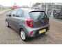 Kia Picanto 1.0-67pk DPi DynamicLine. Kwalitatief erg goed wagen voor jaren zorgeloos rijplezier! Airco, metallic lak, camera, cruise control, elektr. ramen v+a, Android auto/Apple carplay, DAB radio, USB aansl., LM wielen etc