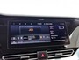 Kia Niro EV E-Niro DynamicLine 64 kWh (NAVIGATIE, STOEL-/STUURVERWARMING, CARPLAY, 1e EIGENAAR)
