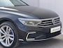 Volkswagen Passat 1.4 TSI GTE Business DSG / Wegklapbare Trekhaak 1600KG / Dealer Onderhouden / Standkachel / Adaptieve Cruise / 360 Camera / Navigatie / Parkeer Assistent / Stoelverwarming / Dodehoek Detectie / ApplecarPlay & Android Auto / Virtual Cockpit /