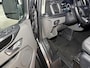 Ford Transit Custom 300 2.0 TDCI L2H1 Limited DC met o.a. Een Achteruitrijcamera, Parkeersensoren, Een Navigatiesysteem, Dodehoek detectie en Een Trekhaak