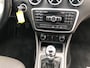 Mercedes-Benz A-klasse 180 Edition XENON / TREKHAAK / CRUISE CONTROL / AIRCO / SENSOREN V+A / LMV