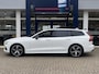 Volvo V60 2.0 B3 Momentum Advantage / Automaat / NL-Auto / Dealer-Onderhouden / 1e-Eigenaar /  Adaptieve Cruise-Control / Climate-Control / Keyless / LED / Apple-Carplay & Android-Auto / DAB Radio-Bluetooth / Navi / PDC V+A met Camera / 19'' LMV / ENZ.