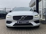 Volvo V60 2.0 B3 Momentum Advantage / Automaat / NL-Auto / Dealer-Onderhouden / 1e-Eigenaar /  Adaptieve Cruise-Control / Climate-Control / Keyless / LED / Apple-Carplay & Android-Auto / DAB Radio-Bluetooth / Navi / PDC V+A met Camera / 19'' LMV / ENZ.