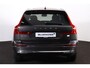 Volvo XC60 T6 Recharge AWD Core Bright - Panorama/schuifdak - IntelliSafe Assist - Adaptieve LED koplampen - Parkeercamera achter - Verwarmde voorstoelen, stuur & achterbank - Parkeersensoren voor & achter - Draadloze tel. lader - Standkachel - Extra getint glas - Elektr. inklapbare trekhaak - 18' LMV