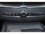 Volvo XC60 T6 Recharge AWD Core Bright - Panorama/schuifdak - IntelliSafe Assist - Adaptieve LED koplampen - Parkeercamera achter - Verwarmde voorstoelen, stuur & achterbank - Parkeersensoren voor & achter - Draadloze tel. lader - Standkachel - Extra getint glas - Elektr. inklapbare trekhaak - 18' LMV