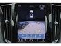 Volvo XC60 T6 Recharge AWD Core Bright - Panorama/schuifdak - IntelliSafe Assist - Adaptieve LED koplampen - Parkeercamera achter - Verwarmde voorstoelen, stuur & achterbank - Parkeersensoren voor & achter - Draadloze tel. lader - Standkachel - Extra getint glas - Elektr. inklapbare trekhaak - 18' LMV