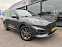 Ford Kuga 2.5 PHEV e-CVT 225pk ST-Line X , trekhaak , panodak , voorruitverwarming , stoel , achterbank en stuur verwarming , head up display