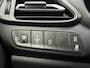 Hyundai i30 Wagon 1.5 T-GDi MHEV Premium / Lederen bekleding / Stoelverwarming / Stoelverkoeling / Elektrisch verstelbare stoel / 17"lm velgen /