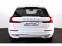 Volvo XC60 T6 Recharge AWD Plus Bright - Panorama/schuifdak - IntelliSafe Assist & Surround - Harman/Kardon audio - Adaptieve LED koplampen - Parkeercamera achter - Verwarmde voorstoelen, stuur & achterbank - Parkeersensoren voor & achter - Elektr. bedienb. voorstoelen met geheugen - Draadloze tel. lader - Extra getint glas - Elektr. inklapbare trekhaak - 19' LMV