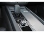Volvo XC60 T6 Recharge AWD Plus Bright - Panorama/schuifdak - IntelliSafe Assist & Surround - Harman/Kardon audio - Adaptieve LED koplampen - Parkeercamera achter - Verwarmde voorstoelen, stuur & achterbank - Parkeersensoren voor & achter - Elektr. bedienb. voorstoelen met geheugen - Draadloze tel. lader - Extra getint glas - Elektr. inklapbare trekhaak - 19' LMV