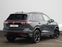 Volkswagen Tiguan R-Line-Edition 1.5 eHybrid 150 kW / 204 pk SUV 6 v | Trekhaak | Harman Kardon | Head-Up | Black Style | Comfort Pakket | Multimedia Pakket Plus