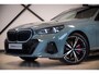 BMW 5-Serie Touring 550e xDrive M-Sport Pro | M-Seats | Panorama | Driving Ass. Prof. | Stoelvent. | Trekhaak | Head-Up | H/K |