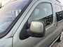 Peugeot Partner MPV 1.6-16V VTC Uitvoering | Uniek! 1e Eigenaarsauto Nieuw door ons Geleverd met slechts 54.541 KM | Airco | Cruise Control | 2x Zijschuifdeur | Radio | 4-Seizoenenbanden | Radio | Elektrische Ramen | Centrale Deurvergrendeling | Mistlampen |