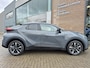 Toyota C-HR / C-HR+ 2.0 Plug-in Hybrid 220 Dynamic Automaat | Navigatie | Dode hoek detectie | LED | Stoel/Stuur verwarming | PDC V+A | Volledig elektrisch rijden mogelijk |