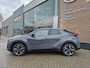Toyota C-HR / C-HR+ 2.0 Plug-in Hybrid 220 Dynamic Automaat | Navigatie | Dode hoek detectie | LED | Stoel/Stuur verwarming | PDC V+A | Volledig elektrisch rijden mogelijk |