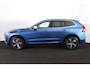 Volvo XC60 T5 R-Design - Harman/Kardon audio - Adaptieve LED koplampen - Parkeercamera achter - Verwarmde voorstoelen - Parkeersensoren voor & achter - Elektr. bedienb. bestuurdersstoel met geheugen - Cruise control - Navigatie - Extra getint glas - 19' LMV