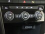 Volkswagen T-Roc 1.0 TSI Style | Parkeersensoren | Adaptieve cruise control | CarPlay | Navigatie | Airco |