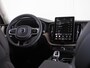 Volvo XC60 2.0 T6 Plug-in hybrid AWD Ultra Dark | Luchtvering | Bowers & Wilkins | Masage Stoelen | Stoelventilatie | Voorstoelen En Achterstoelen Verwarmd | Trekhaak (elektrisch uitklapbaar)