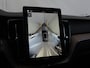 Volvo XC60 2.0 T6 Plug-in hybrid AWD Ultra Dark | Luchtvering | Bowers & Wilkins | Masage Stoelen | Stoelventilatie | Voorstoelen En Achterstoelen Verwarmd | Trekhaak (elektrisch uitklapbaar)