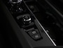 Volvo XC60 2.0 T6 Plug-in hybrid AWD Ultra Dark | Luchtvering | Bowers & Wilkins | Masage Stoelen | Stoelventilatie | Voorstoelen En Achterstoelen Verwarmd | Trekhaak (elektrisch uitklapbaar)
