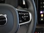 Volvo XC60 2.0 T6 Plug-in hybrid AWD Ultra Dark | Luchtvering | Bowers & Wilkins | Masage Stoelen | Stoelventilatie | Voorstoelen En Achterstoelen Verwarmd | Trekhaak (elektrisch uitklapbaar)