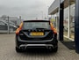 Volvo V60 1.5 T3 Nordic+ / Automaat / NL-Auto / Dealer-Onderhouden / Standkachel / Half-Leder/Half-Alcantara / Stoelverwarming / Cruise-Control / Climate-Control / Radio-Bluetooth / Navi / PDC-Achter / 18'' LMV / ENZ.