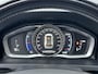 Volvo V60 1.5 T3 Nordic+ / Automaat / NL-Auto / Dealer-Onderhouden / Standkachel / Half-Leder/Half-Alcantara / Stoelverwarming / Cruise-Control / Climate-Control / Radio-Bluetooth / Navi / PDC-Achter / 18'' LMV / ENZ.