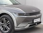 Hyundai Ioniq 5 Lounge 73kWh Automaat / Afn. Trekhaak / Dealer onderhouden / Fabrieksgarantie tot 6-2027 / Warmtepomp / 8 Jaar Batterij Garantie / HUD / CCS snel laden / 360 Camera / Adaptieve Cruise / Lederen Bekleding / Elektr. Stoelen / Stoel Verwarming / Stoel Ventilatie / Stuurwiel Verwarming / BOSE /  Apple Carplay & Android Auto /