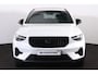 Volvo XC40 B4 Plus Black Edition - Panorama/schuifdak - IntelliSafe Assist & Surround - 360º Camera - Harmon Kardon Audio - Verwarmde voorstoelen, stuur & achterbank - Parkeersensoren voor & achter - Elektr. bedienb. voorstoelen met geheugen links - Draadloze tel. lader - Extra getint glas - 20' LMV