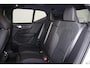 Volvo XC40 B4 Plus Black Edition - Panorama/schuifdak - IntelliSafe Assist & Surround - 360º Camera - Harmon Kardon Audio - Verwarmde voorstoelen, stuur & achterbank - Parkeersensoren voor & achter - Elektr. bedienb. voorstoelen met geheugen links - Draadloze tel. lader - Extra getint glas - 20' LMV