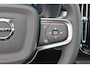 Volvo XC40 B4 Plus Black Edition - Panorama/schuifdak - IntelliSafe Assist & Surround - 360º Camera - Harmon Kardon Audio - Verwarmde voorstoelen, stuur & achterbank - Parkeersensoren voor & achter - Elektr. bedienb. voorstoelen met geheugen links - Draadloze tel. lader - Extra getint glas - 20' LMV