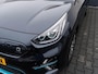 Kia Niro EV e-Niro ExecutiveLine 64 kWh 3-fase | SOH 100% | Leder | Carplay | Camera | Privacy glass