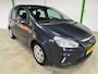 Ford C-Max 1.8-16V GHIA / Stoelverwarming / PDC voorzijde / PDC achterzijde / Navigatie / LM velgen.